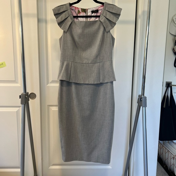 Ted Baker London Working Title Daizid Pleat Shoulder Peplum Dress Gray Size 2/US - Picture 2 of 10